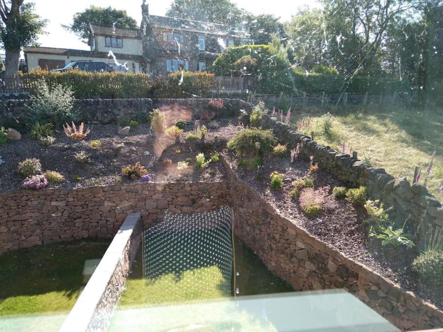 Staycation 3-Bedroom Home With Panoramic Views Free Off Road Parking Endon Exterior foto