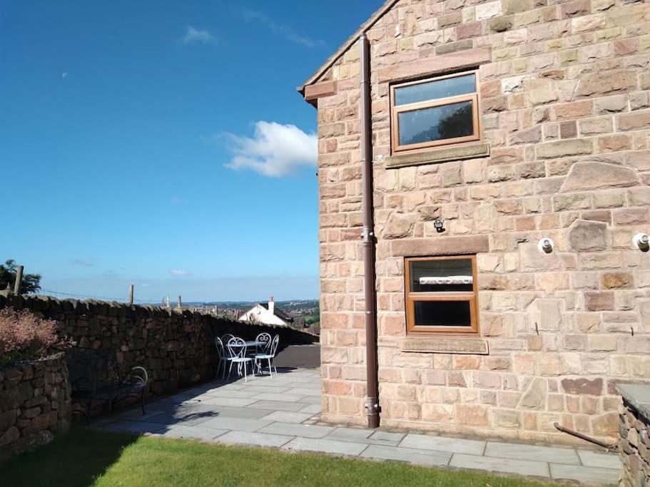 Staycation 3-Bedroom Home With Panoramic Views Free Off Road Parking Endon Exterior foto
